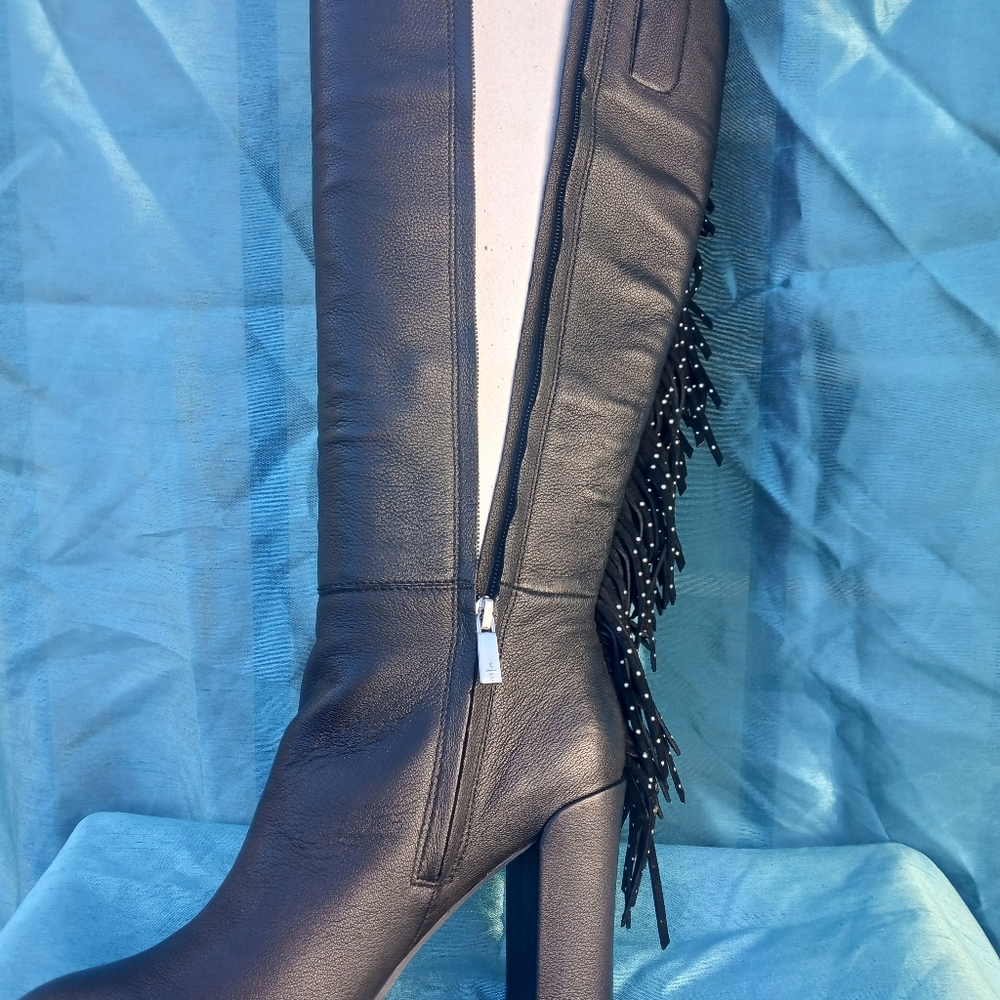 Boots - Picture 3 of 4